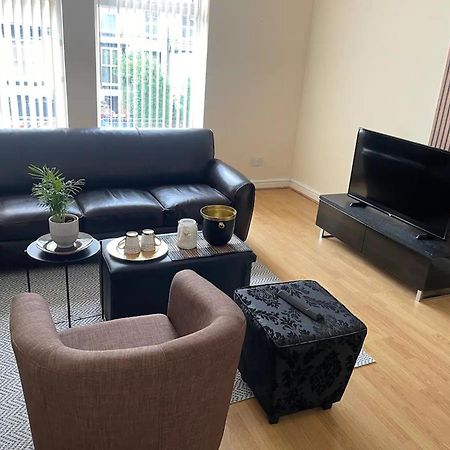2-Bed Apartment - Sleeps 4 - Street Parking - Wifi 맨체스터 외부 사진