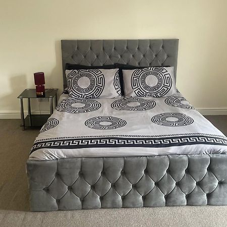 2-Bed Apartment - Sleeps 4 - Street Parking - Wifi 맨체스터 외부 사진