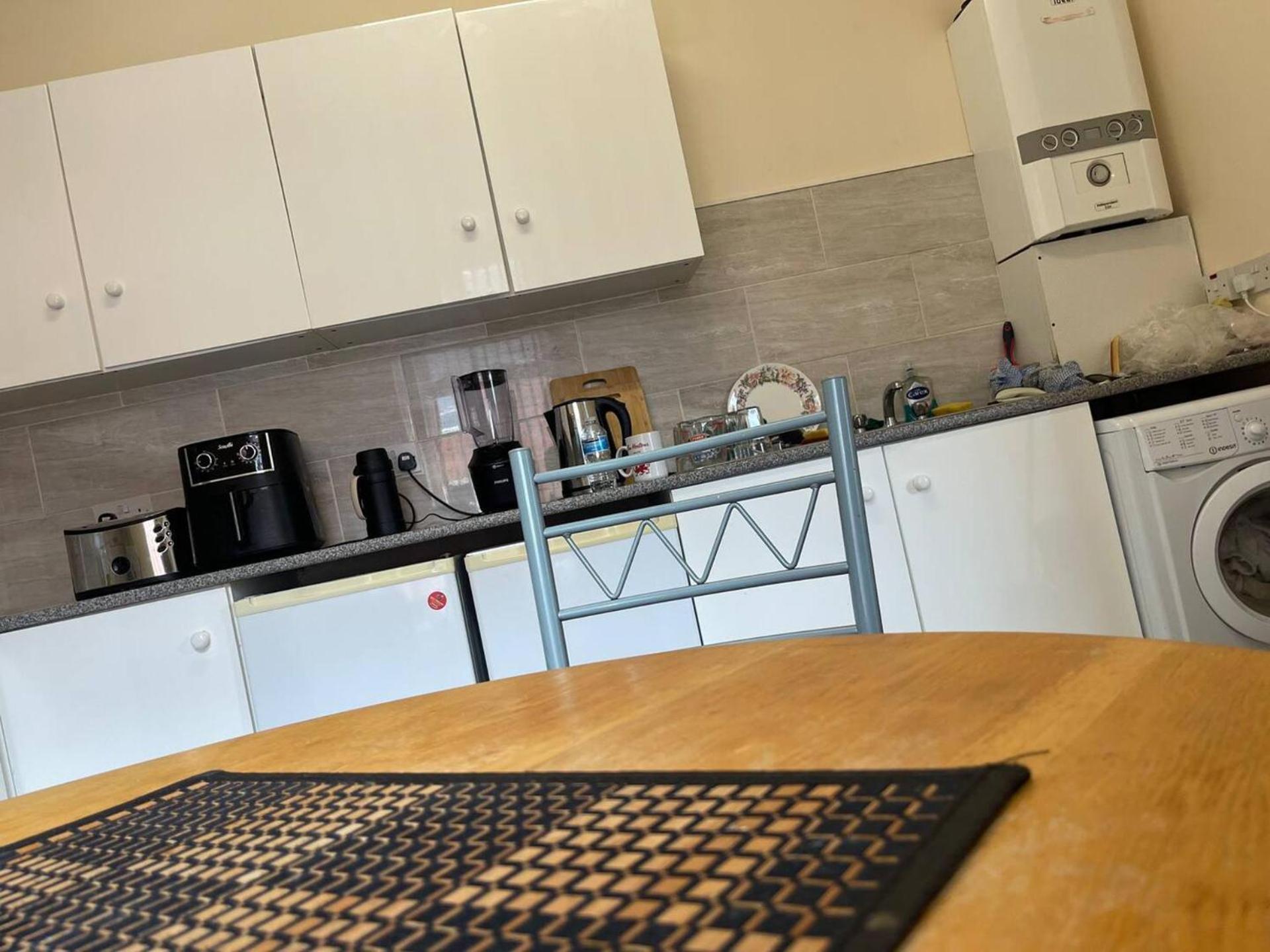 2-Bed Apartment - Sleeps 4 - Street Parking - Wifi 맨체스터 외부 사진