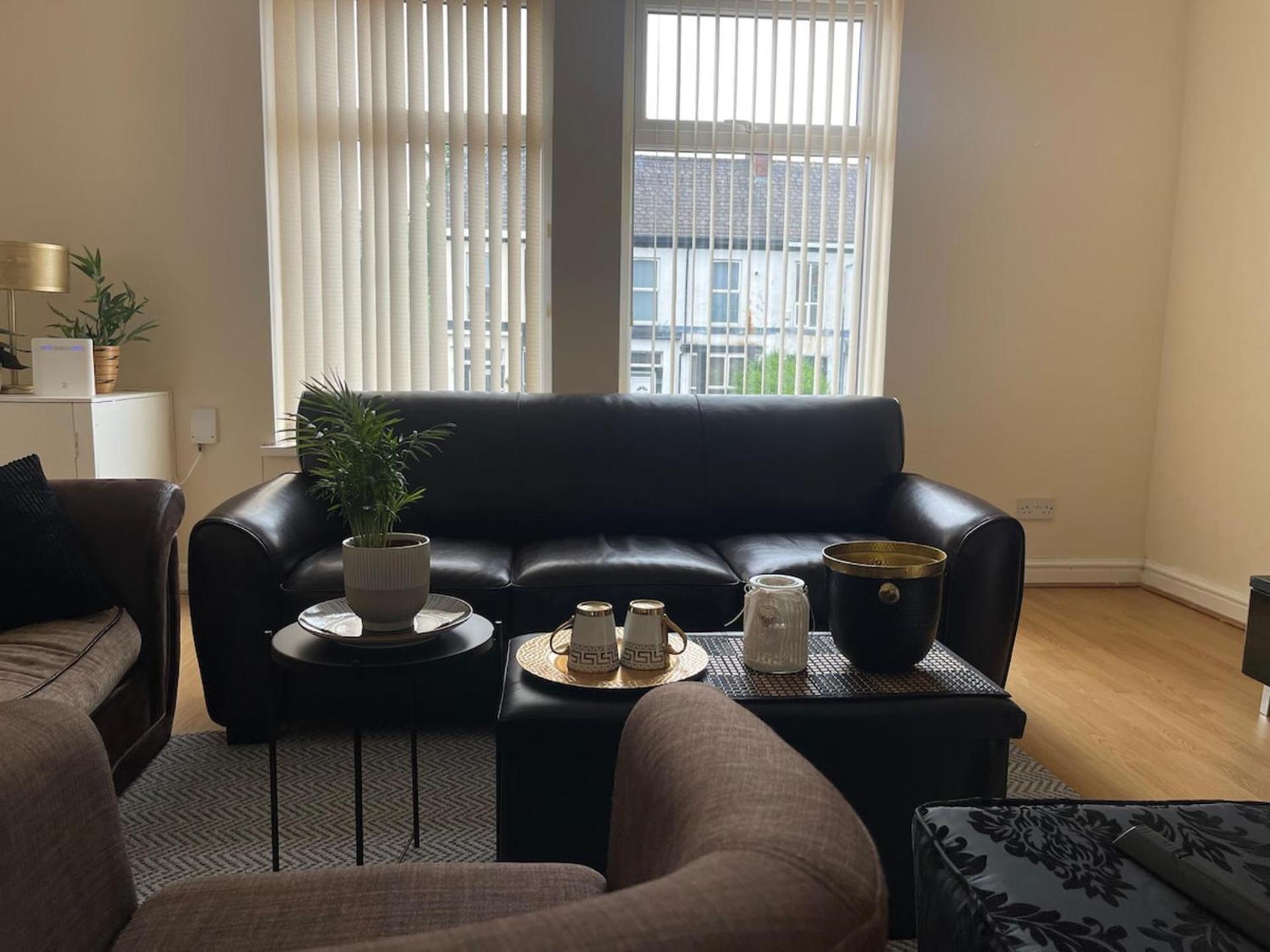 2-Bed Apartment - Sleeps 4 - Street Parking - Wifi 맨체스터 외부 사진