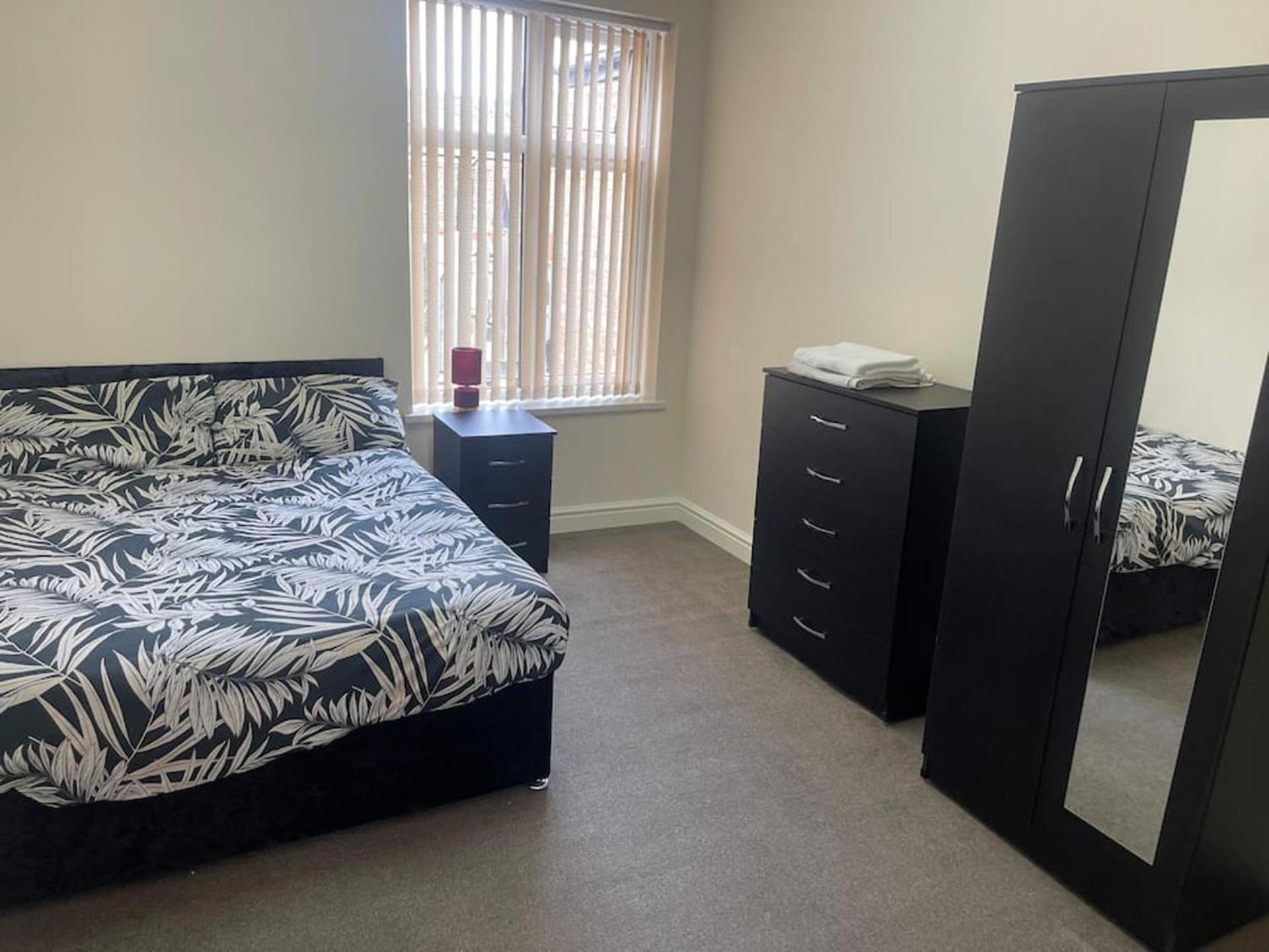 2-Bed Apartment - Sleeps 4 - Street Parking - Wifi 맨체스터 외부 사진